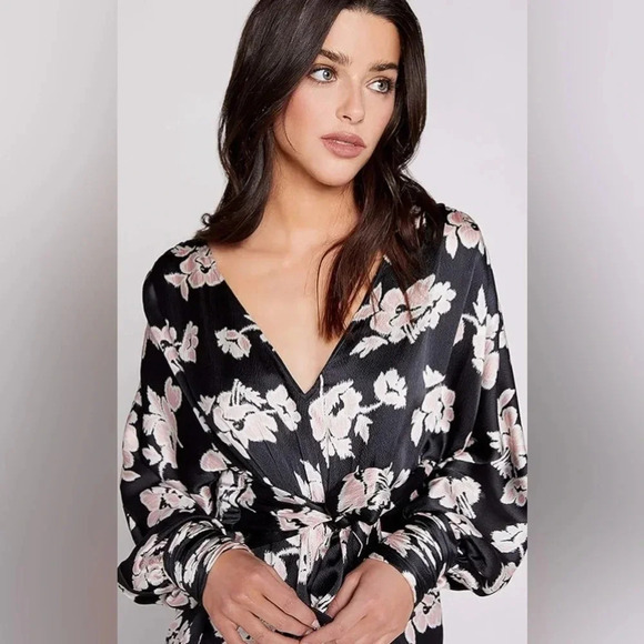 NWT Cinq à Sept Yesenia Floral Tie-Front Silk Blouse Black/ Blush Pink - Picture 2 of 11